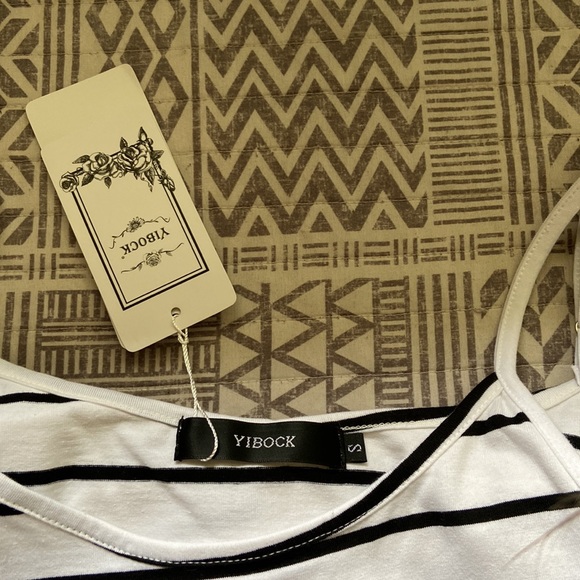 Yibock Romper - Picture 4 of 4